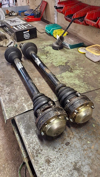 Audi A4 quattro V6&V8 vetoakselit OEM
