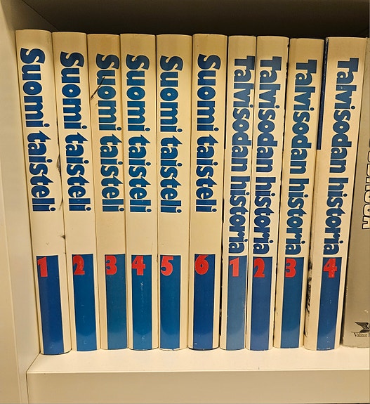 Suomi taisteli ja Talvisodan historia -kirjasarjat