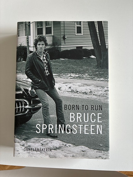 Bruce Springsteen Born to Run -kirja (suomeksi)