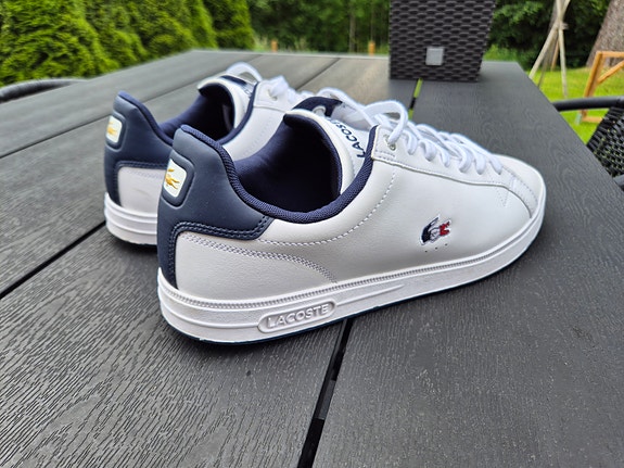 Lacoste miesten nahkatennarit koko 47 valkoinen/tummansininen