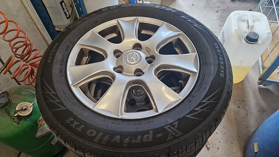 Mazda 195/65R15 kesärenkaat vanteilla