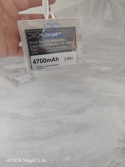 Samsungin Akku A53- ja 33(käyttämätön).