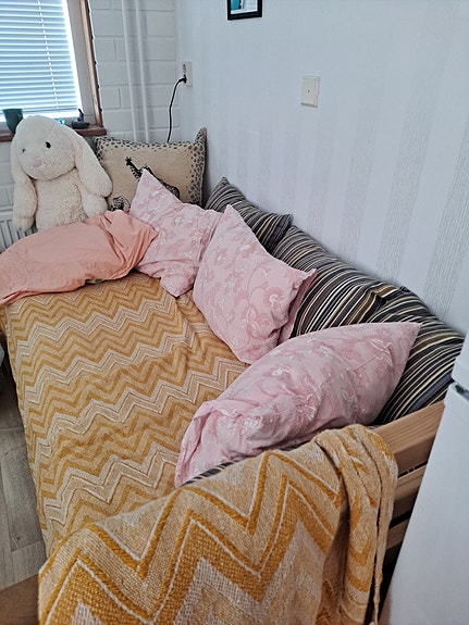 Sänky futon patjalla