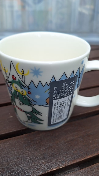 Muumimuki kuusen alla