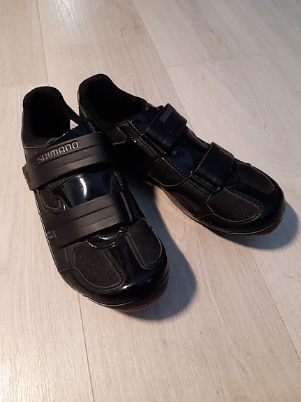Shimano pyöräilykengät 42 + SM-SH51 klossit