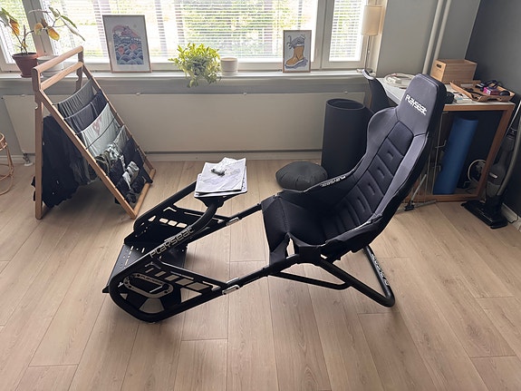 Playseat Trophy - Simulaattori-istuin