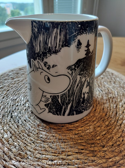 Arabia Muumi kannu mustavalkoinen