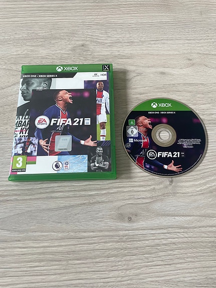 Xbox One FIFA 21 peli