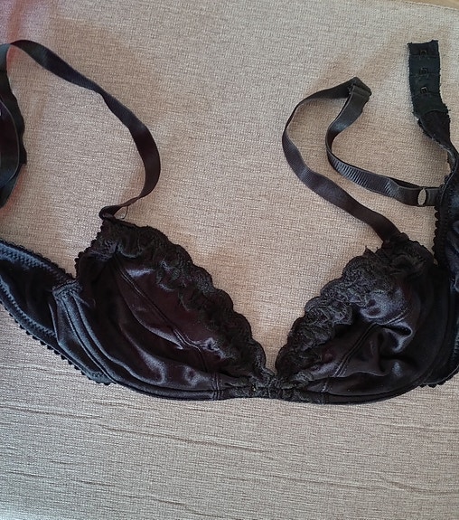 Mustat rintaliivit
