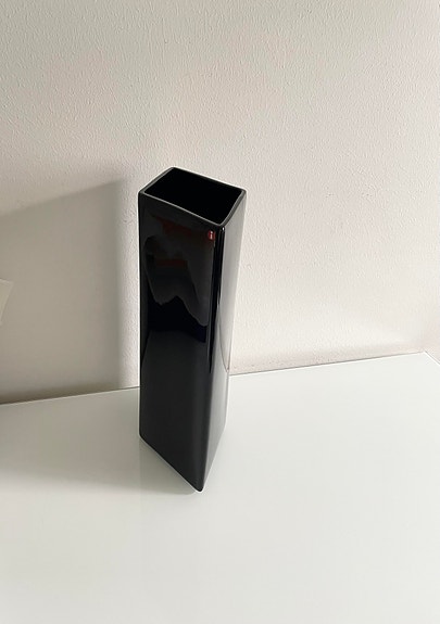 Iittala Ruutu keraaminen maljakko, 330 mm, musta