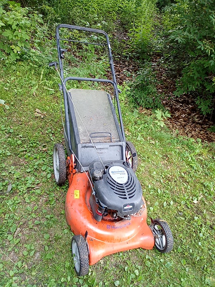 Husqvarna ruohonleikkuri.