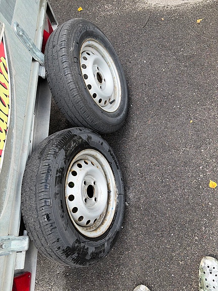 Peräkärryn renkaat vanteilla 155/80R13 4x100, 2 kpl