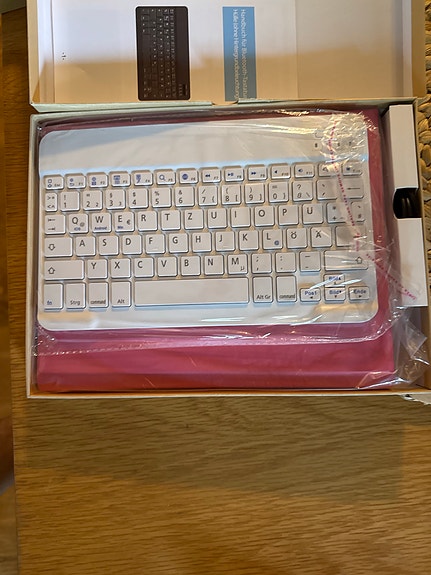 Bluetooth-näppäimistö tabletille, valkoinen