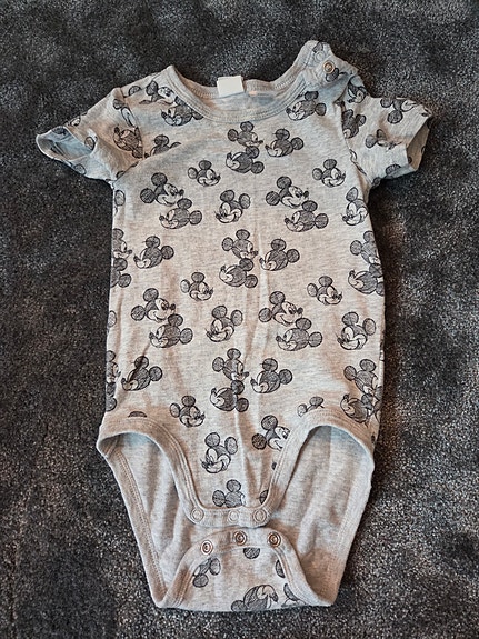 Lyhythihainen body 80