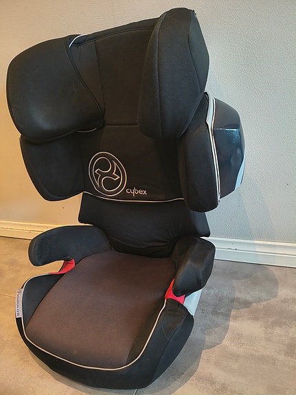 Cybex turvaistuin 15–36 kg musta