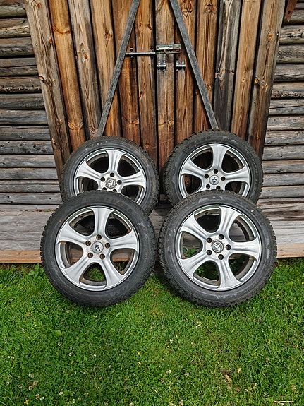 Talvirenkaat vanteilla