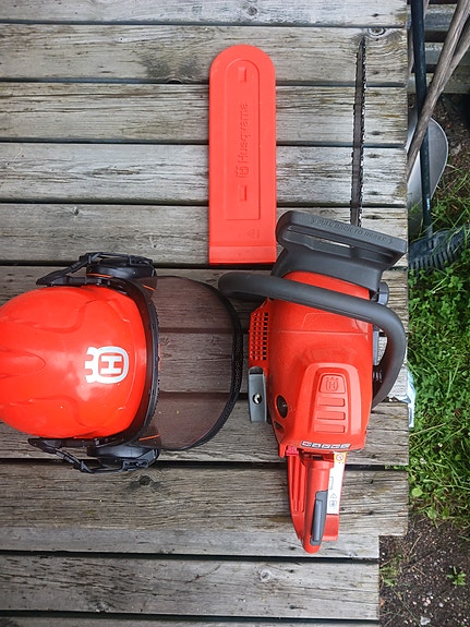 Myydään Husqvarna moottorisaha.