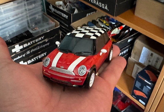 Scalextric 1:32 Mini autorata-auto