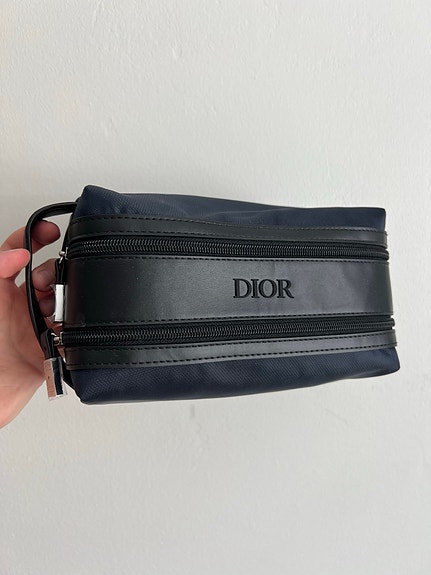 Dior toilettilaukku