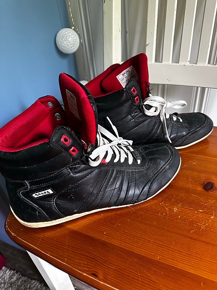 Gazoz ja asics salikengät koko 45