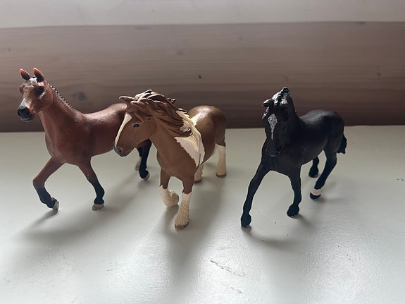 Schleich hevosia myynnissä.