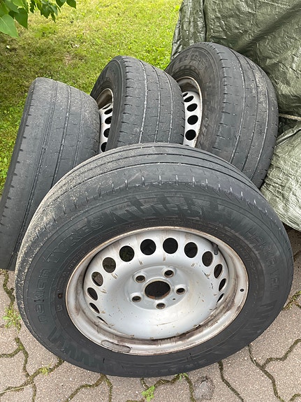 Vw Transporterin renkaat ja peltivanteet