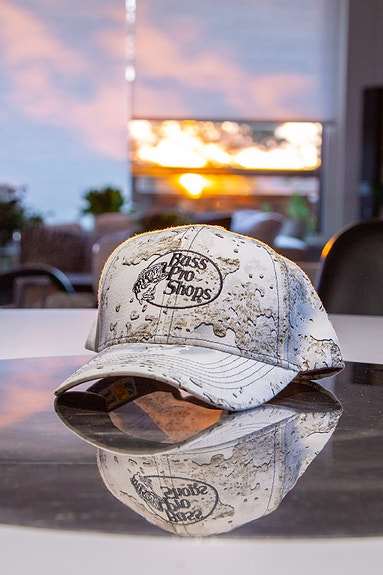 Bass Pro Shops lippis (Tundra)