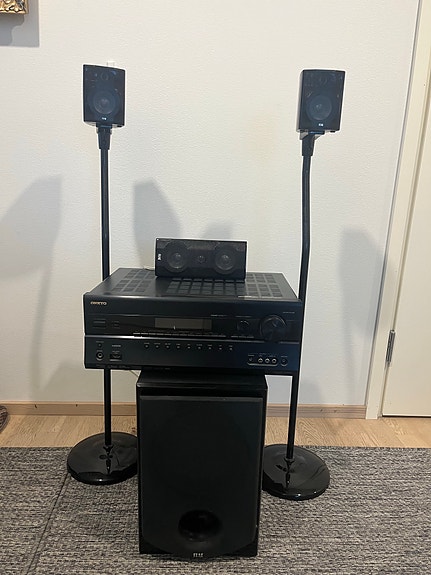 Elac kaiuttimet + Onkyo TX-SR607 vahvistin ja Elac subwoofer