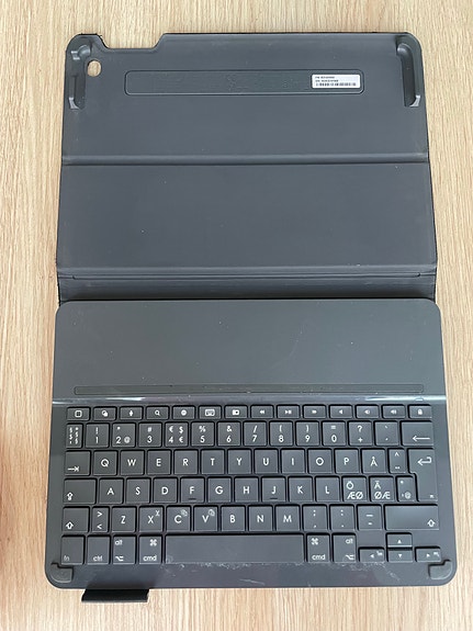 Logitech Type+ näppäimistökotelo iPad Air 2