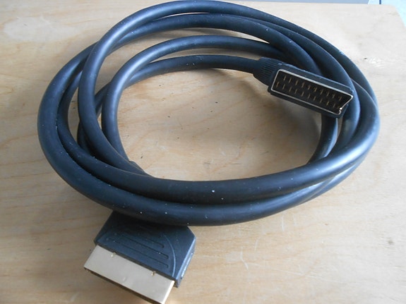 SCART-kaapeli musta, kullattu, 265cm.