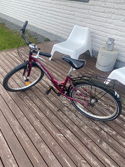 Lasten polkupyörä 24" punainen
