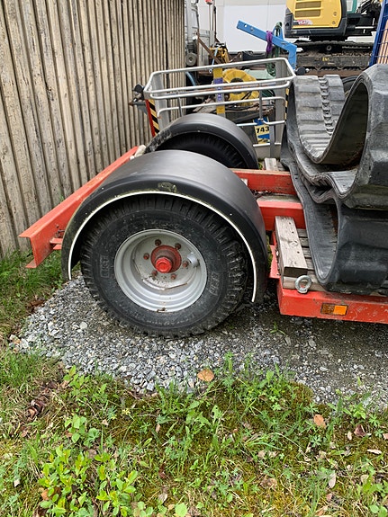 Traktorivetoinen perävaunu / kuljetuskärry