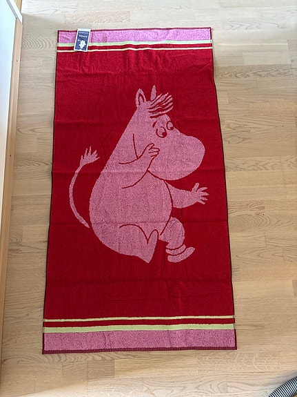 Finlayson Muumi Niiskuneiti froteepyyhe 70x140 cm punainen