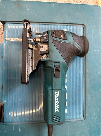 Makita 4351FCT pistosaha