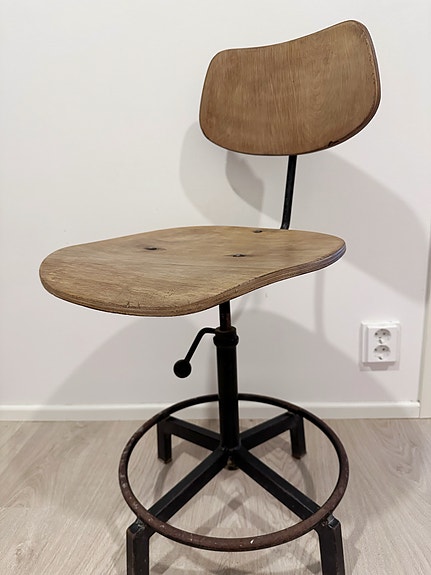 Vanha vintage työtuoli
