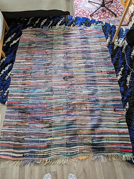 Värikäs matto / räsymatto