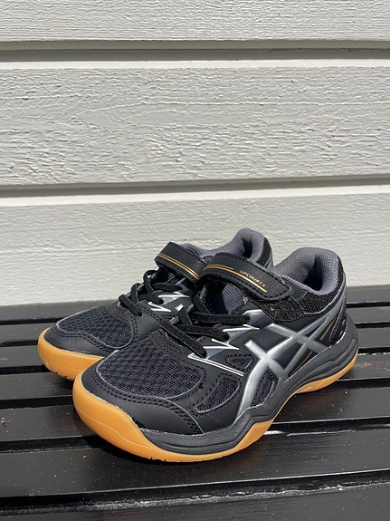 Asics sisäpelikengät koko 30