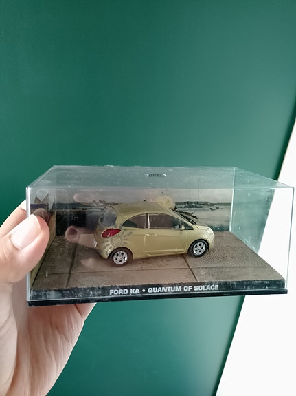 Ostetaan tälläisille autoille hylly