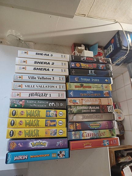 VHS elokuvia