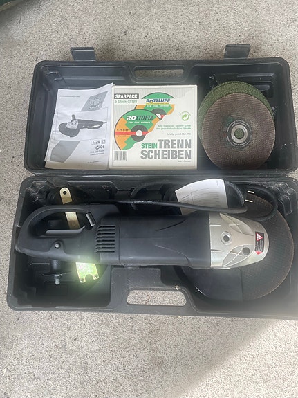 TAG-230/2100K kulmahiomakone laukkukokonaisuus
