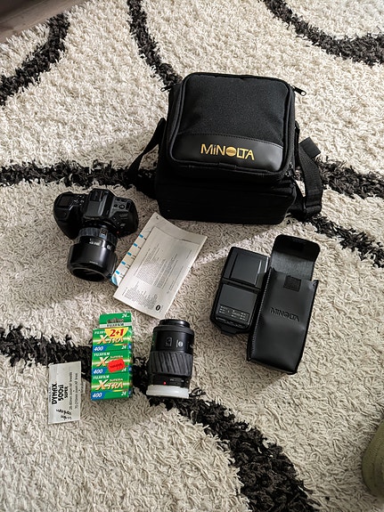 Minolta 500si Super ja tarvikkeet