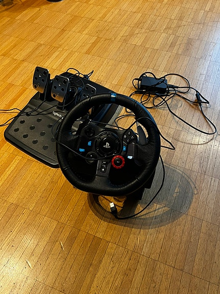 Logitech G29 rattiohjain ja polkimet PS3/PS4/PC