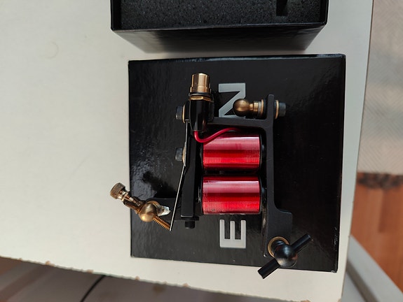 Eikon coil tatuointikone +virtalähde
