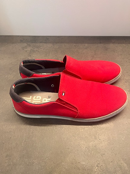 Tommy Hilfiger tennarit koko 44 punainen