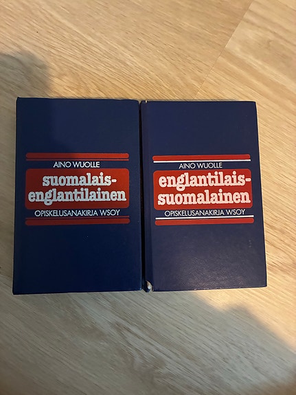 Aino Wuolle suomalais-englantilainen ja englanti-suomalainen sanakirja
