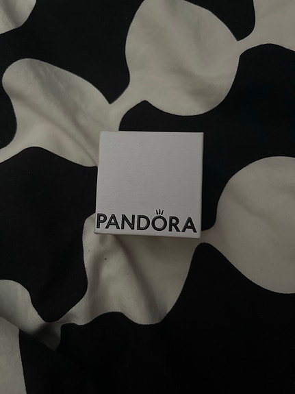 Pandora kullattu sormus naisille