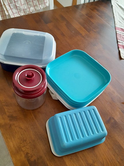 Tupperware astioita