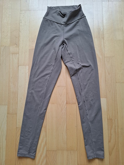 Nepra treenitrikoot XS