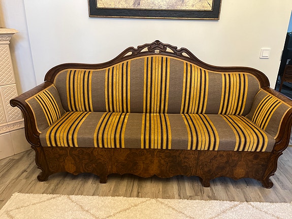 Talonpoikais Biedermeier sohva