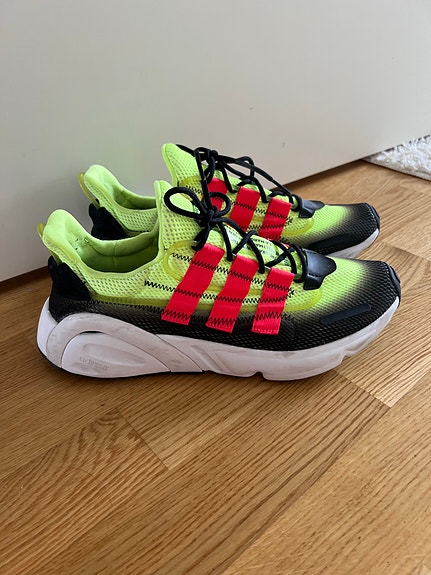 Adidas kengät
